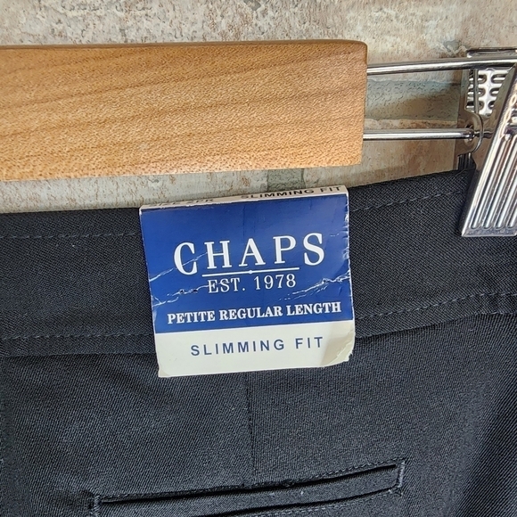 CHAPS Slimming Fit Petite Regular Length Size 2P. - Picture 5 of 8
